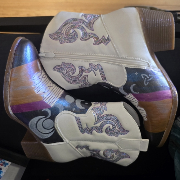 HANDCRAFTED Upcycle Cowgirl Boots HANDPAINTED Ankle Boots Block Heel Shoes 9.5 - Picture 12 of 16